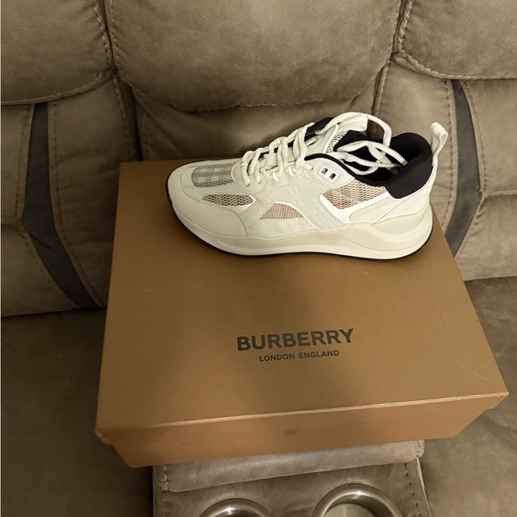 Burberry Shoes - Burberry Cream and Black Casual Sneakers